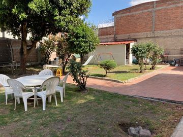 CASA EN VENTA EN XOCHIMILCO CON JARDÍN AMPLIO