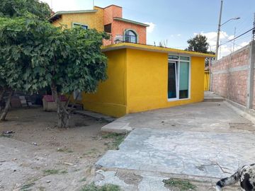CASA EN VENTA EN XOCHIMILCO CON JARDÍN AMPLIO
