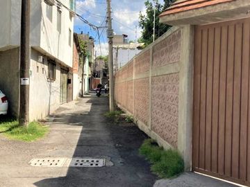 CASA EN VENTA EN XOCHIMILCO CON JARDÍN AMPLIO