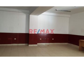 🏭 **Alquiler de Local Industrial con seguridad 24/7 en  Carretera Pomalca-Chiclayo** 🚀

¿Estás buscando un espacio amplio y estratégicamente ubicado