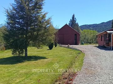 Terreno con Galpones, Casa y Bodegas Riñihue ¡Gran oportunidad de inversión !