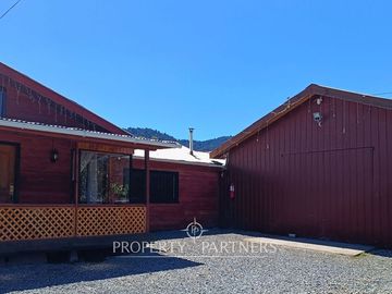 Terreno con Galpones, Casa y Bodegas Riñihue ¡Gran oportunidad de inversión !