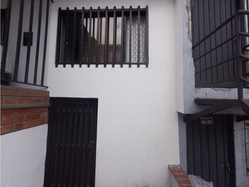 VENTA CASA CON RENTA EN PERALONSO