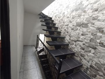 VENTA CASA CON RENTA EN PERALONSO