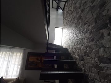 VENTA CASA CON RENTA EN PERALONSO