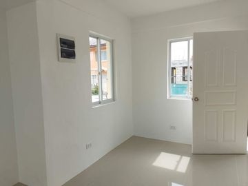 House and Lot For sale in Bacoor Cavite (Pre Selling)