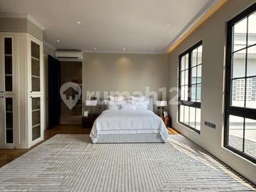 Luxury House dengan Private Pool di Scbd, Jakarta Selatan