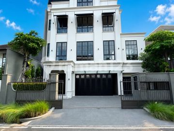 Luxury House dengan Private Pool di Scbd, Jakarta Selatan