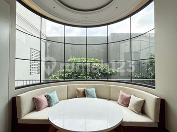 Luxury House dengan Private Pool di Scbd, Jakarta Selatan