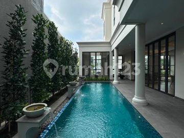 Luxury House dengan Private Pool di Scbd, Jakarta Selatan