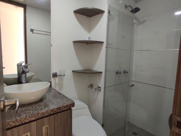 apartamento en venta en alférez real. Cod V16705