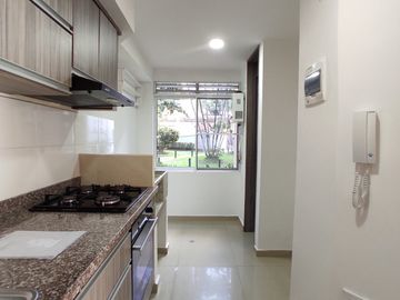 apartamento en venta en alférez real. Cod V16705