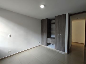 apartamento en venta en alférez real. Cod V16705