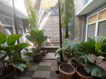 Rumah Kontemporer Minimalis Di Taman Aries Meruya Jakarta Barat