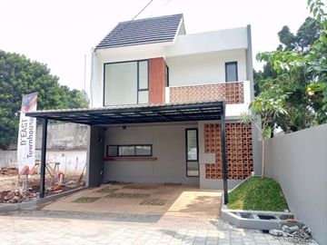 Townhouse di pusat kota Depok dekat ke Jagakarsa Jakarta