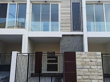 Rumah Sutorejo Timur, New, Minimalis Hadap timur