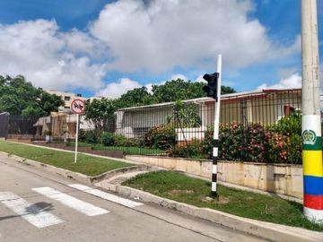casa en venta en ciudad jardín. Cod V100742