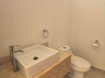 Vendo Casa en Cañadas del Lago, 3 Recamaras, 3.5 Baños, Jardín y Patio, Lujo
