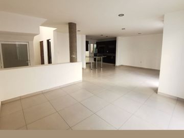 Vendo Casa en Cañadas del Lago, 3 Recamaras, 3.5 Baños, Jardín y Patio, Lujo