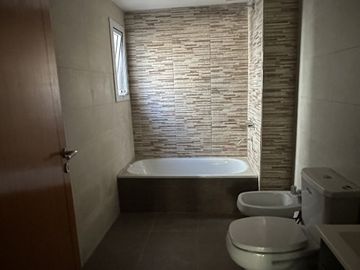 VENTA DE DEPARTAMENTO 2 AMBIENTES AV.CASEROS - CABA