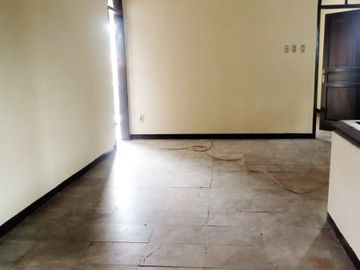 Di Sewakan Rumah Besar 4 Kamar Cocok Untuk Kantor di Jl. Kembar Baru Bandung