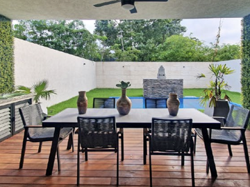 CASA EN RESIDENCIAL VALENIA