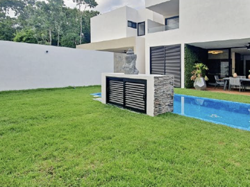 CASA EN RESIDENCIAL VALENIA