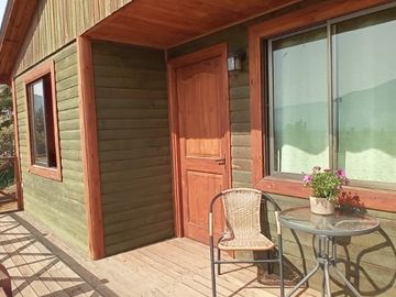 SE VENDE PARCELA CON TRES CASAS 7D 4B 2E REGULARIZADAS