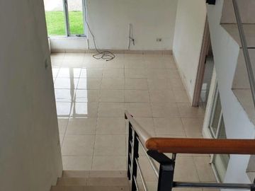 Rumah minimalis 2 lantai nyaman di antapani dekat arcamanik