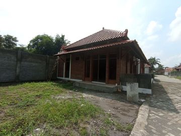 Rumah MOdel Etnik Jawa Strategis Belakang SMK N 1 Godean
