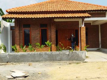 Rumah MOdel Etnik Jawa Strategis Belakang SMK N 1 Godean