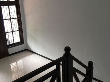 Rumah Pucang Anom, Dekat Ngagel, Gubeng Kertajaya Surabaya Timur