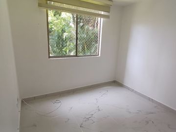 apartamento en arriendo en loma del escobero. Cod A515237