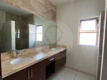 MEDITERRANEO CLUB RESIDENCIAL  Casa en venta en Fraccionamiento Marina Mazatlán