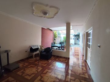 casa en venta en alto del castillo. Cod V16492