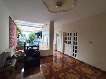 casa en venta en alto del castillo. Cod V16492