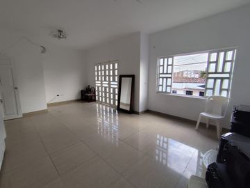 casa en venta en alto del castillo. Cod V16492