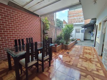 casa en venta en alto del castillo. Cod V16492