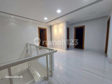 Dijual Rumah Mewah Garden Imperial, Pantai Indah Kapuk View Danau