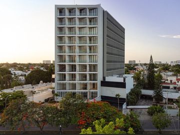 Departamento con rooftop, alberca, area de asador, centro de negocios, concierge
