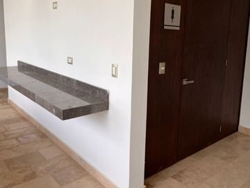 Departamento con rooftop, alberca, area de asador, centro de negocios, concierge