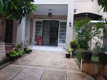 Rumah 2 Lantai Nyaman di Bintaro Sektor 9 | SC 2313 - RS