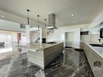 Lujosa Residencia en Venta En Ayamonte, Zapopan, Jalisco