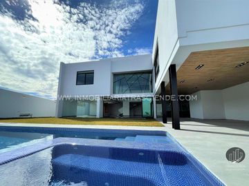 Lujosa Residencia en Venta En Ayamonte, Zapopan, Jalisco