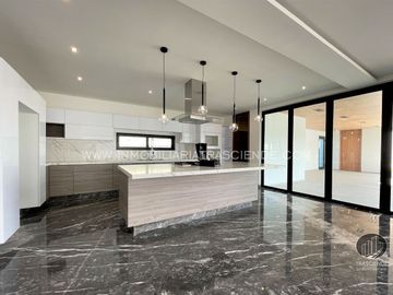 Lujosa Residencia en Venta En Ayamonte, Zapopan, Jalisco