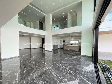 Lujosa Residencia en Venta En Ayamonte, Zapopan, Jalisco
