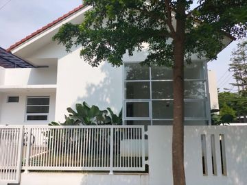 RUMAH MEWAH ELITE NUANSA VILLA READY STOCK DI ARCAMANIK CISARANTEN