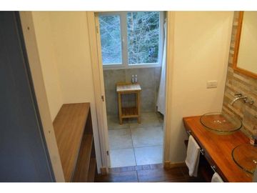 Casa 3 ambientes con gran parque Acantilados