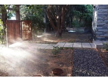 Casa 3 ambientes con gran parque Acantilados
