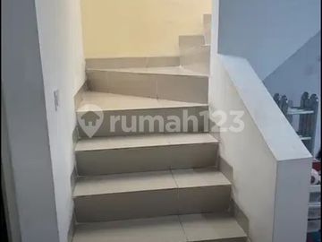 Rumah Cantik Posisi Hook Siap Huni Palm Blossom Kalideres